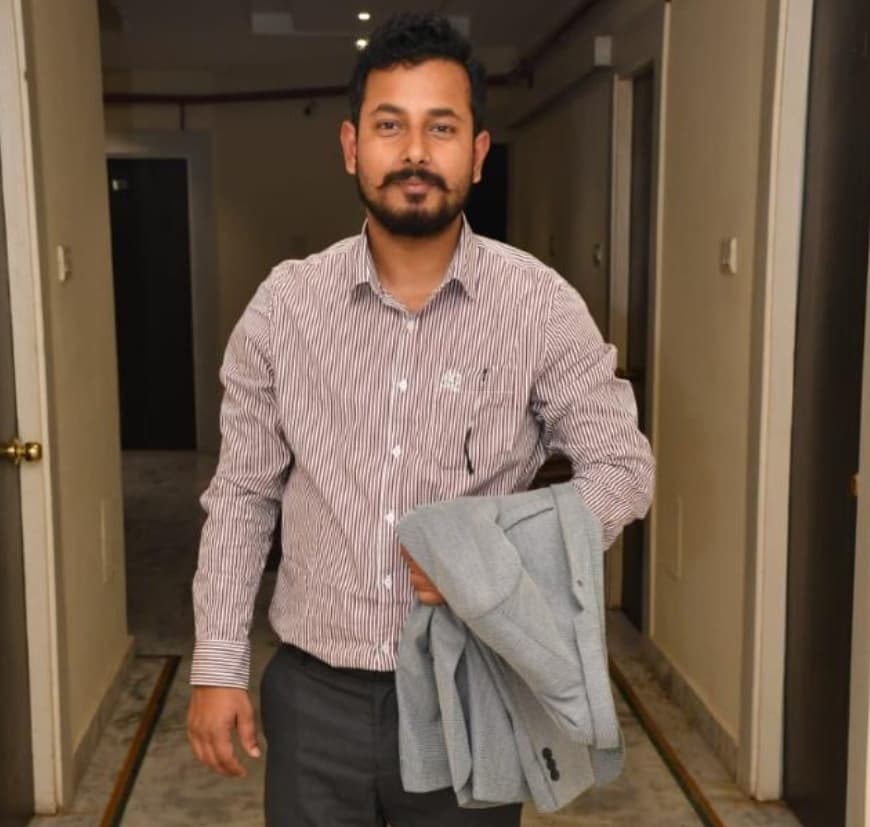 Yash Singh — B2B & B2C Sales Professional